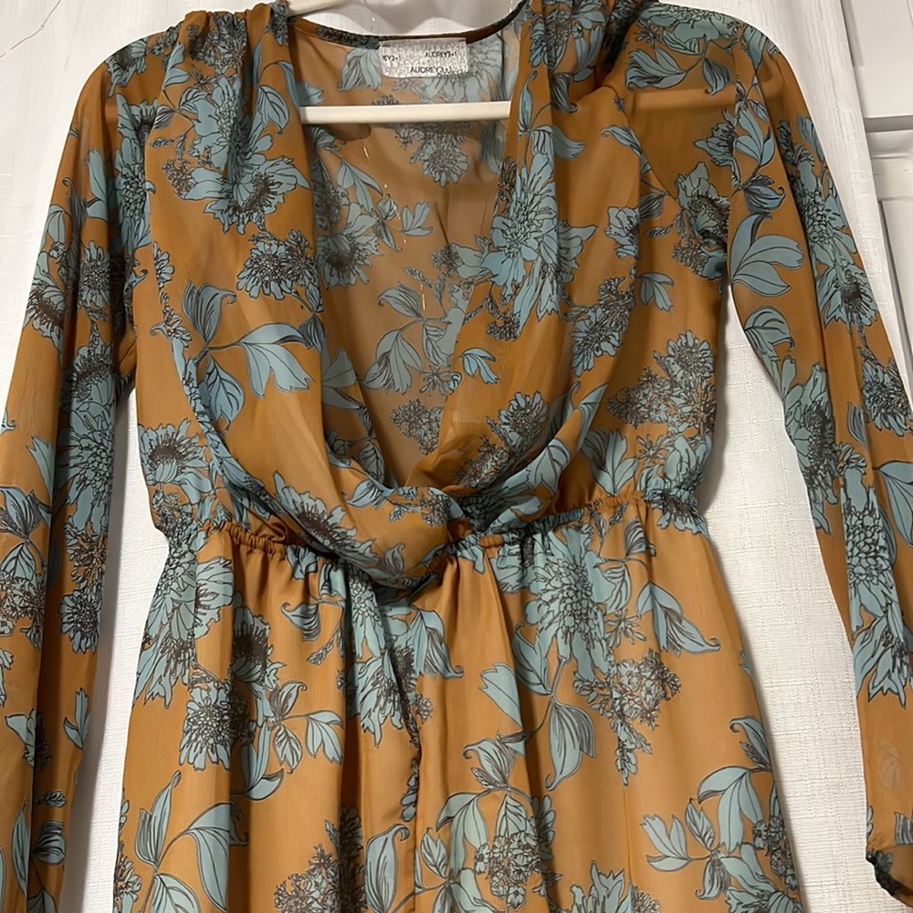 Romper - Picture 2 of 4